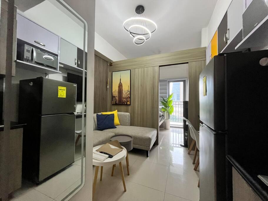 Edsa Fame Residences T11014 - 1 Bedroom 24Sqm Pop Of Yellow Unit Walking Distance To Shaw Mrt Megamall & Shangri-La Mall Greenfield District Mandaluyong - Staycations By Sms Манила Экстерьер фото