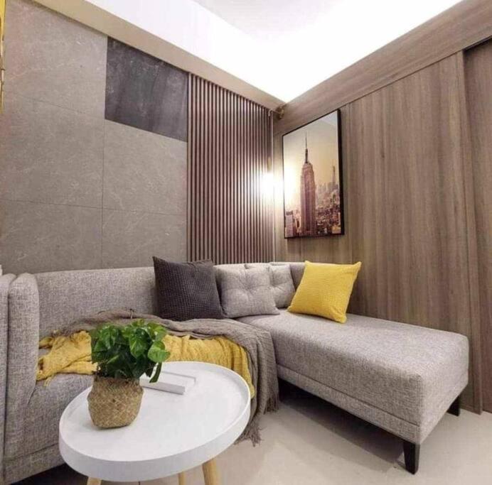 Edsa Fame Residences T11014 - 1 Bedroom 24Sqm Pop Of Yellow Unit Walking Distance To Shaw Mrt Megamall & Shangri-La Mall Greenfield District Mandaluyong - Staycations By Sms Манила Экстерьер фото