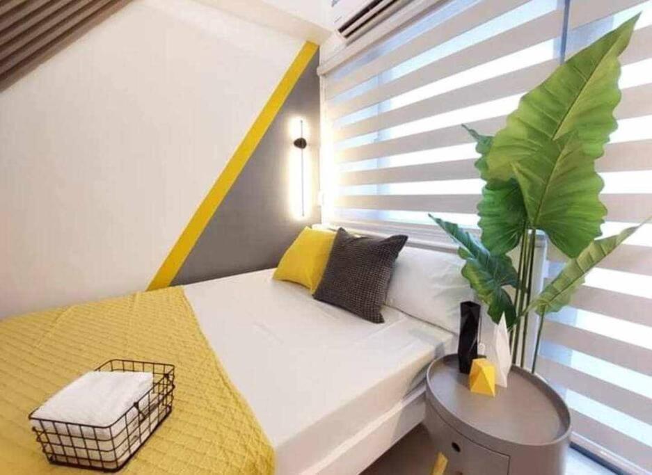 Edsa Fame Residences T11014 - 1 Bedroom 24Sqm Pop Of Yellow Unit Walking Distance To Shaw Mrt Megamall & Shangri-La Mall Greenfield District Mandaluyong - Staycations By Sms Манила Экстерьер фото